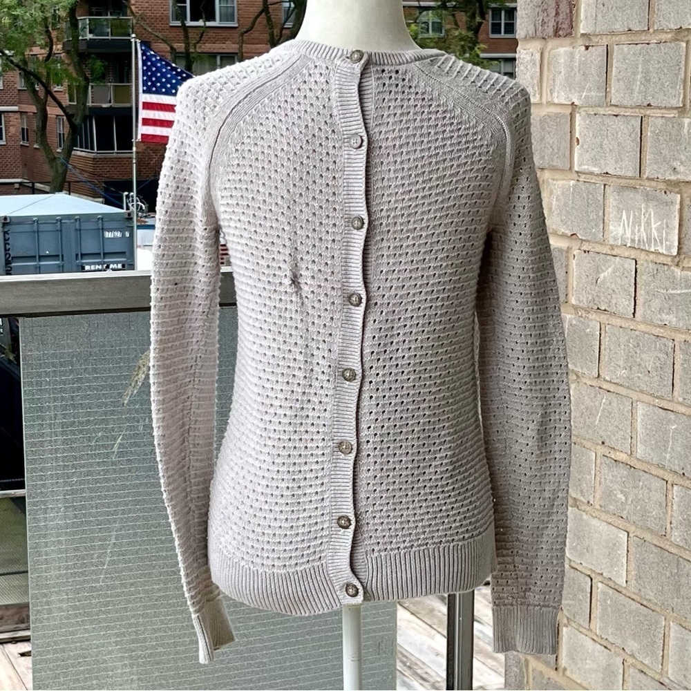 Max Studio Back Button Knit Sweater Size S - Picture 4 of 7